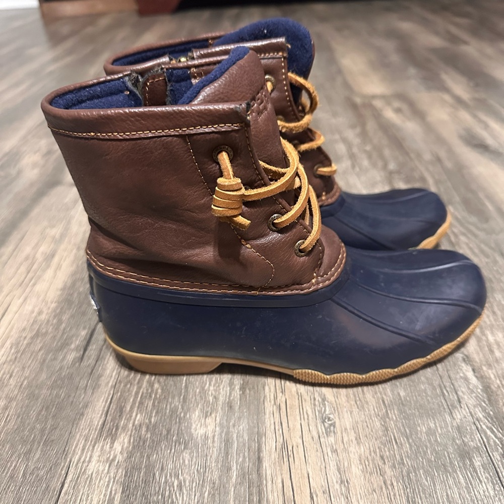 Kids Sperry boots size 3